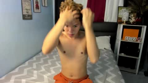 Snapshot of marvin_nextdoor69 chatting on 02.17.25 marvin_nextdoor69 online show from 02.17.25