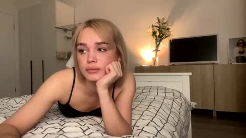 Mary online show from 12.04.24