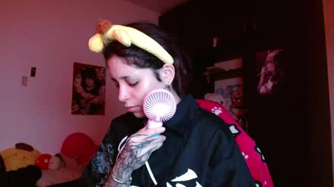                      100   online show from 05.19.26