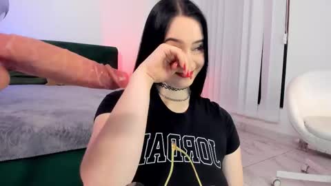 Snapshot of mary_lori chatting on 02.15.26 Mary online show from 02.15.26