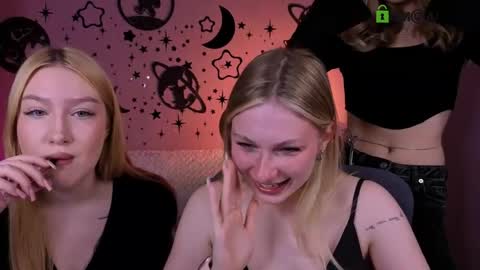 Snapshot of mary_meow_hot chatting on 05.12.26 Mary online show from 05.12.26