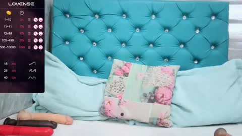 Snapshot of mary_mood_ chatting on 12.10.24 Mary Moon online show from 12.10.24