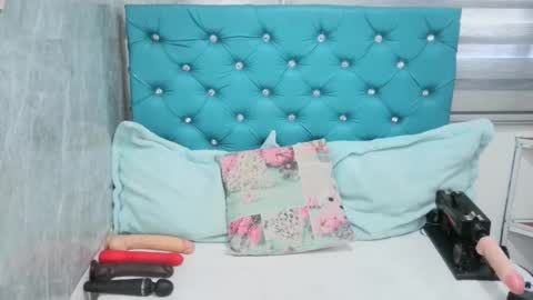 Snapshot of mary_mood_ chatting on 02.01.25 Mary Moon online show from 02.01.25