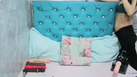 Snapshot of mary_mood_ chatting on 02.05.25 Mary Moon online show from 02.05.25