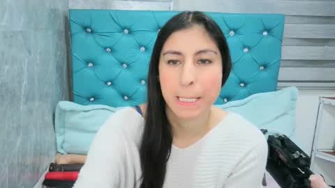 Snapshot of mary_mood_ chatting on 02.11.25 Mary Moon online show from 02.11.25