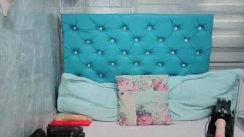 Snapshot of mary_mood_ chatting on 03.04.25 Mary Moon online show from 03.04.25