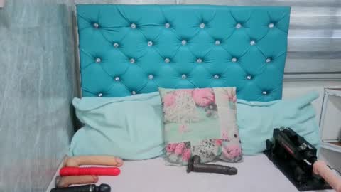 Snapshot of mary_mood_ chatting on 03.10.25 Mary Moon online show from 03.10.25