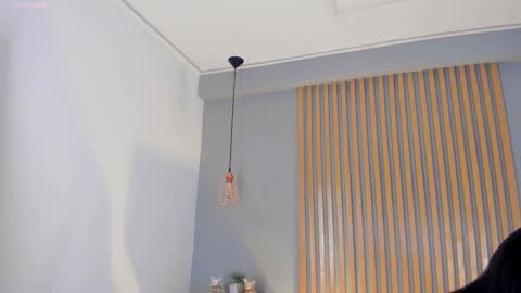 Snapshot of mary_suarez chatting on 02.10.25 Maria online show from 02.10.25