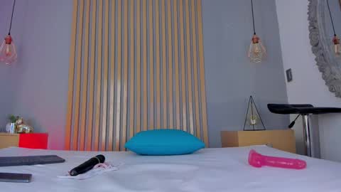 Snapshot of mary_suarez chatting on 02.14.25 Maria online show from 02.14.25