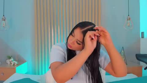 Snapshot of mary_suarez chatting on 03.03.25 Maria online show from 03.03.25