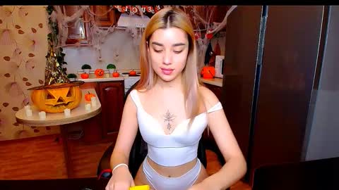 Snapshot of maryam_xs chatting on 11.02.25 maryam online show from 11.02.25