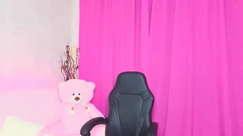 Snapshot of maryam_xs chatting on 12.05.25 maryam online show from 12.05.25