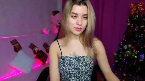 Snapshot of maryam_xs chatting on 12.15.25 maryam online show from 12.15.25