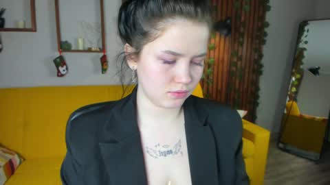 Snapshot of maryamie chatting on 12.23.24 Hello Ill be waiting for you Tue Wed Thu Fri 3am-10am Sun 3am-5pm GMT online show from 12.23.24