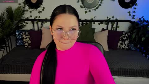 Snapshot of maryamie chatting on 03.10.25 Hello Ill be waiting for you Tue Wed Thu Fri 3am-10am Sun 3am-5pm GMT online show from 03.10.25