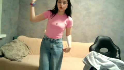 Snapshot of maryellensiewert chatting on 11.28.25 Stephie online show from 11.28.25