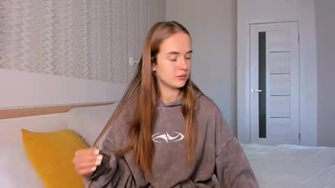 Mari online show from 10.22.25