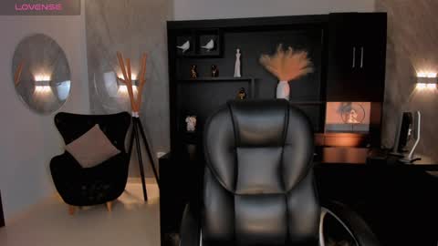  Mary  online show from 01.31.25