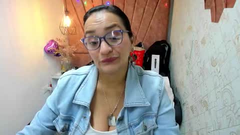 Snapshot of marylinmilf chatting on 12.13.25 Marylin online show from 12.13.25