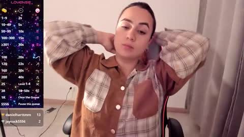 Dulce Maria online show from 10.30.25