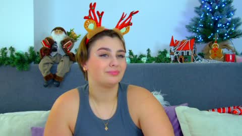 Snapshot of marymurrays chatting on 12.22.24 MaryMurrays online show from 12.22.24
