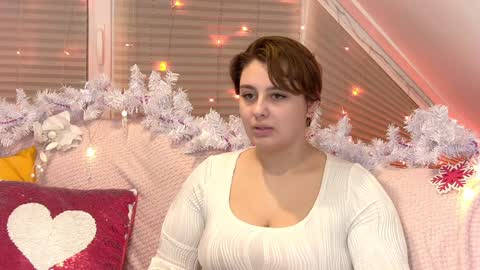Snapshot of marymurrays chatting on 12.30.24 MaryMurrays online show from 12.30.24