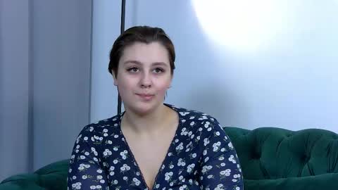 Snapshot of marymurrays chatting on 02.09.25 MaryMurrays online show from 02.09.25