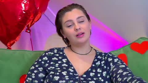 Snapshot of marymurrays chatting on 02.18.25 MaryMurrays online show from 02.18.25