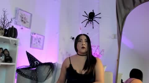 Snapshot of marysweett3 chatting on 10.08.25 Mary online show from 10.08.25