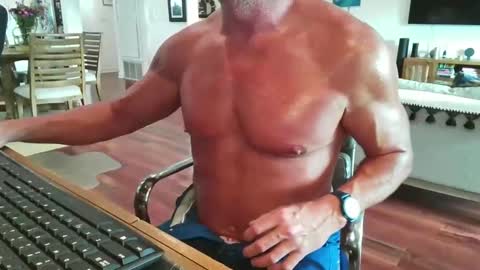 mascmuscle49 online show from 12.13.25