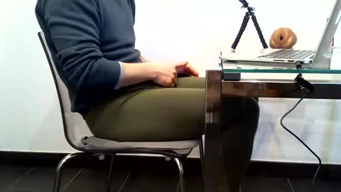 Snapshot of mask07 chatting on 12.18.25 Mask07 online show from 12.18.25