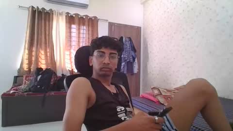 Mask Boy online show from 11.05.25