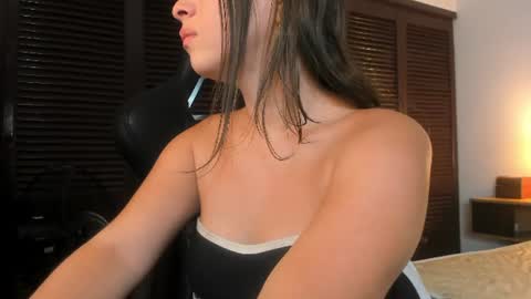 Snapshot of maskedgirl01 chatting on 07.06.26 Scarlet online show from 07.06.26