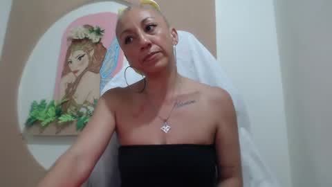 Snapshot of massielferretis chatting on 05.23.26 massiel ferreti online show from 05.23.26