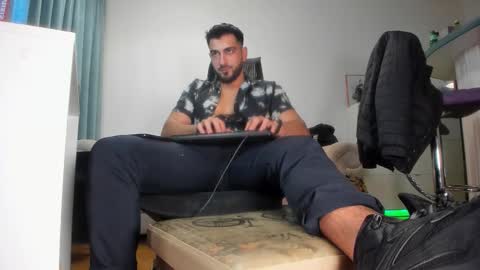 Snapshot of master9four chatting on 10.01.25 Matthew online show from 10.01.25