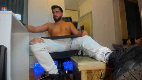 Snapshot of master9four chatting on 10.10.25 Matthew online show from 10.10.25