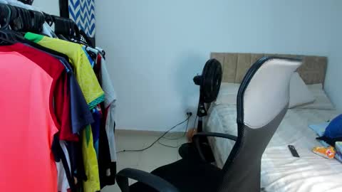 master_boy28 online show from 11.13.25