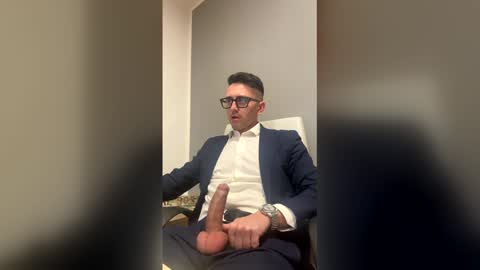 Snapshot of masterboss_fl chatting on 04.14.26 Master Boss online show from 04.14.26