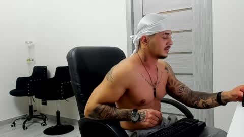 Snapshot of masterchris12 chatting on 12.03.24 masterchris12 online show from 12.03.24