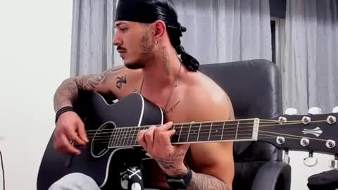 Snapshot of masterchris12 chatting on 12.27.24 masterchris12 online show from 12.27.24