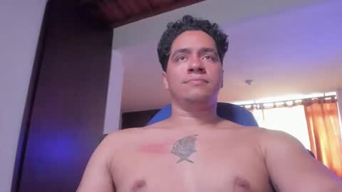 Juan Independent Model online show from 10.23.25