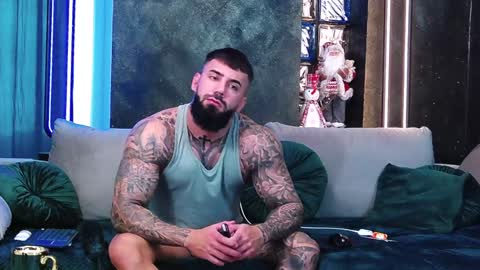 Snapshot of masterkingofmuscle chatting on 12.13.24 masterkingofmuscle online show from 12.13.24