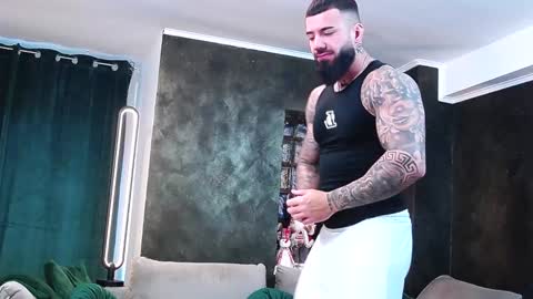 Snapshot of masterkingofmuscle chatting on 12.27.24 masterkingofmuscle online show from 12.27.24