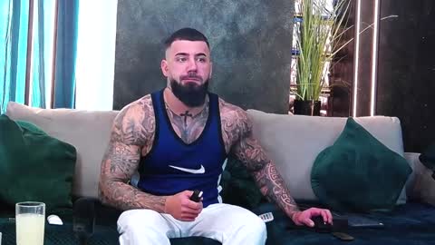 Snapshot of masterkingofmuscle chatting on 01.06.25 masterkingofmuscle online show from 01.06.25