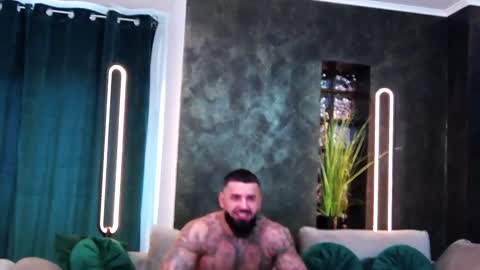 Snapshot of masterkingofmuscle chatting on 01.22.25 masterkingofmuscle online show from 01.22.25
