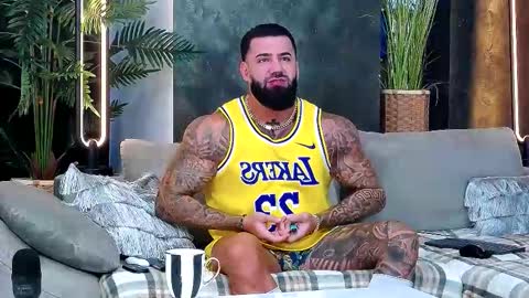 Snapshot of masterkingofmuscle chatting on 11.10.25 masterkingofmuscle online show from 11.10.25