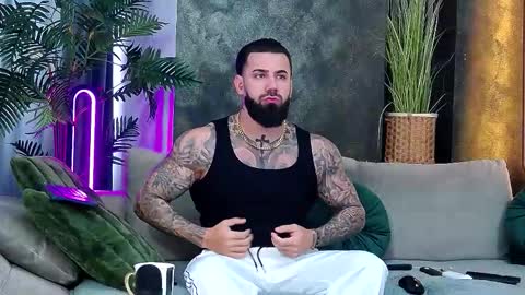 Snapshot of masterkingofmuscle chatting on 02.05.26 masterkingofmuscle online show from 02.05.26