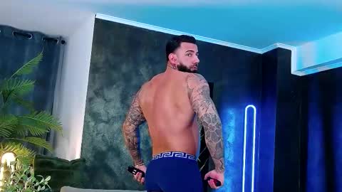 Snapshot of masterkingofmuscle chatting on 03.26.26 masterkingofmuscle online show from 03.26.26