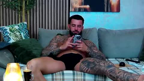 Snapshot of masterkingofmuscle chatting on 04.16.26 masterkingofmuscle online show from 04.16.26