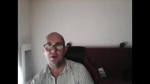 Snapshot of mat11efou chatting on 05.15.26 mat11efou online show from 05.15.26